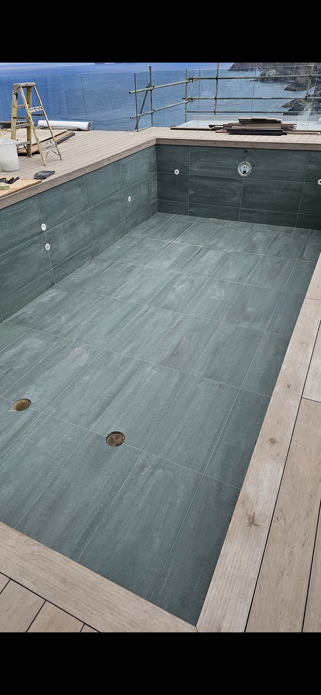 Clifftop Porcelain Pool